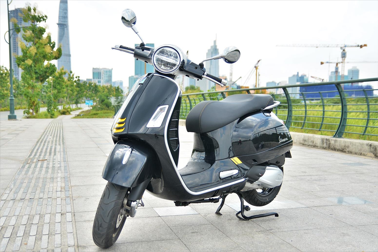 Những lựa chọn xe máy cùng tầm giá Honda SH 350i ảnh 2 Nhung lua chon xe may cung tam gia Honda SH 350i anh 2