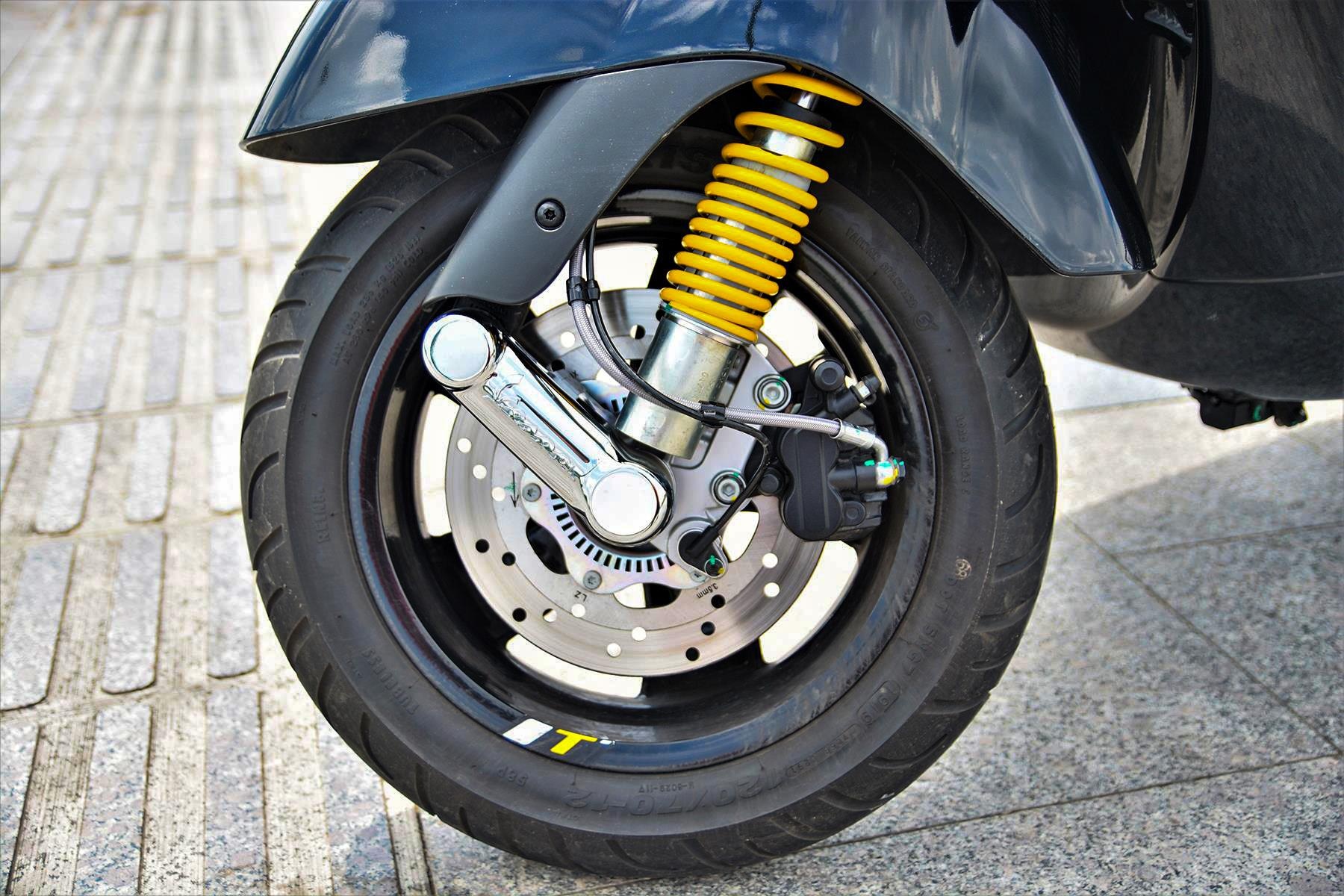 Những lựa chọn xe máy cùng tầm giá Honda SH 350i ảnh 3 Nhung lua chon xe may cung tam gia Honda SH 350i anh 3