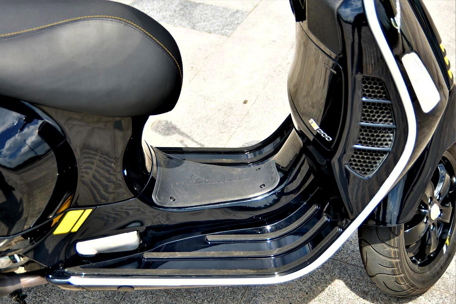 Những lựa chọn xe máy cùng tầm giá Honda SH 350i ảnh 4 Nhung lua chon xe may cung tam gia Honda SH 350i anh 4