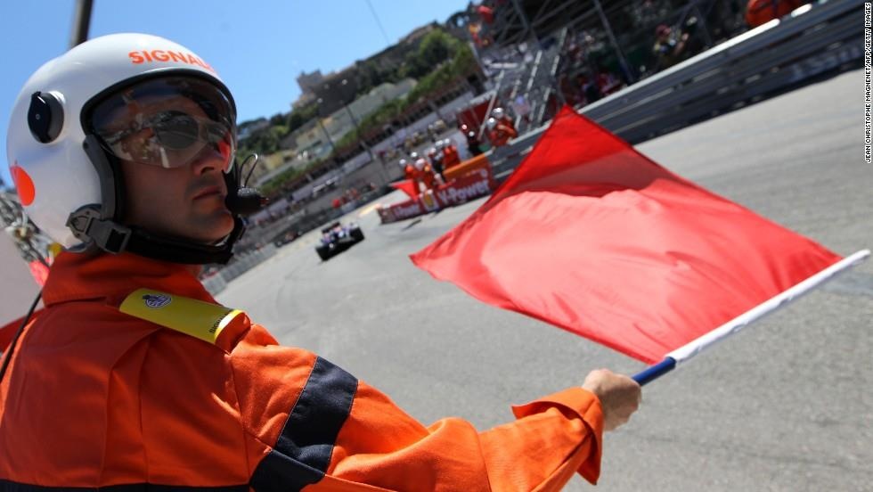 Y nghia cac loai co trong giai dua F1 - co VN co the la co xuat phat hinh anh