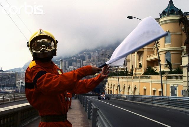 Cac loai co hieu duoc dung trong giai dua F1 anh 5