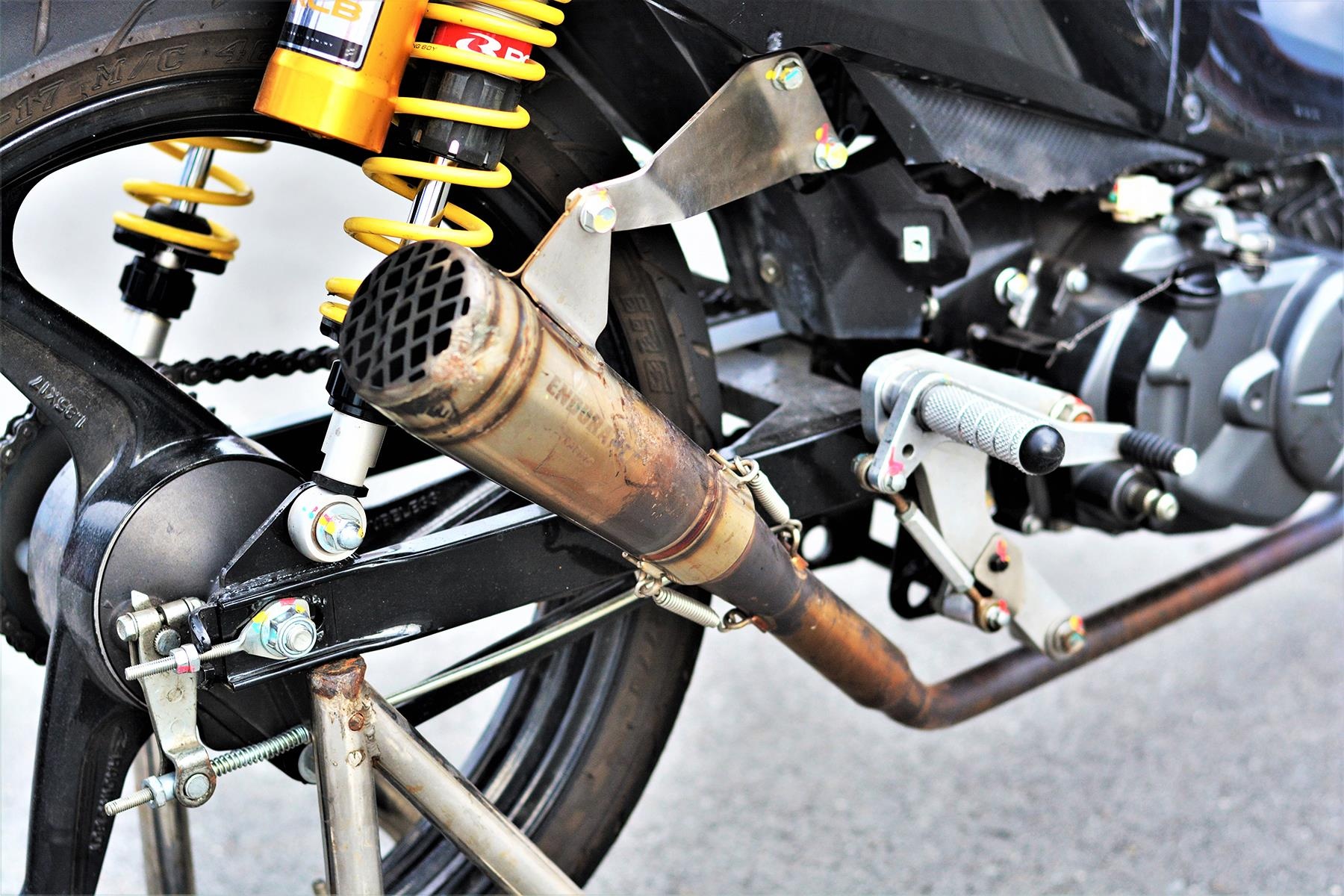 Honda Blade phien ban xe dua anh 6