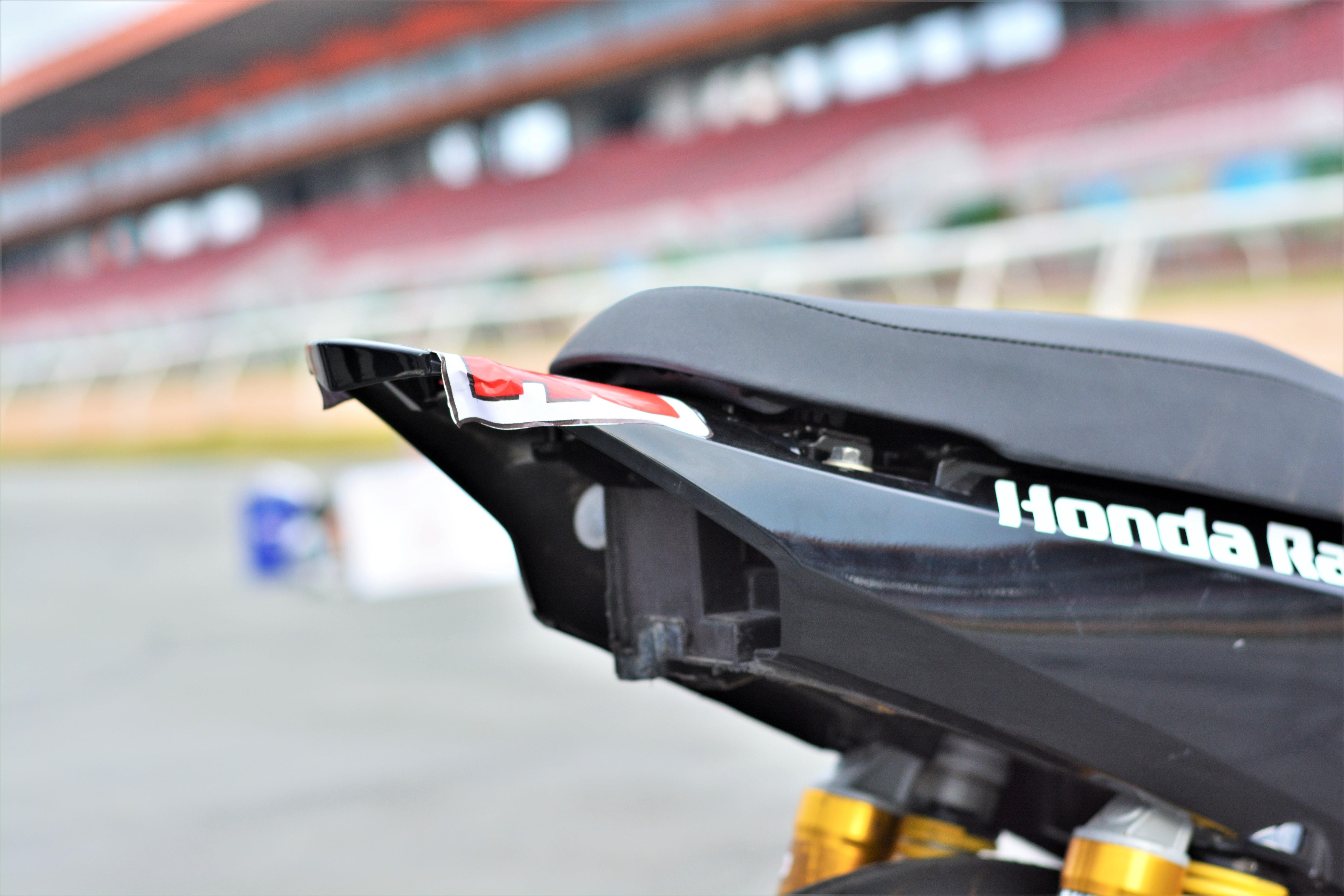 Honda Blade phien ban xe dua anh 7