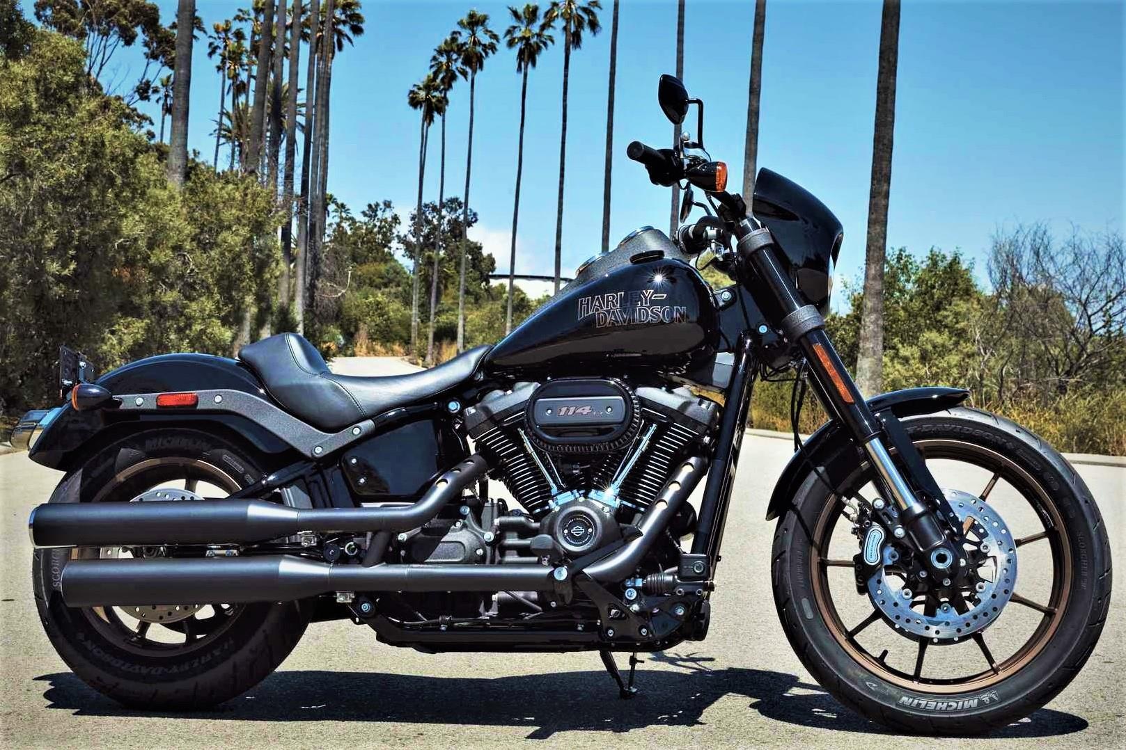 Harley-Davidson trinh lang 4 phien ban xe moi ben canh moto dien hinh anh