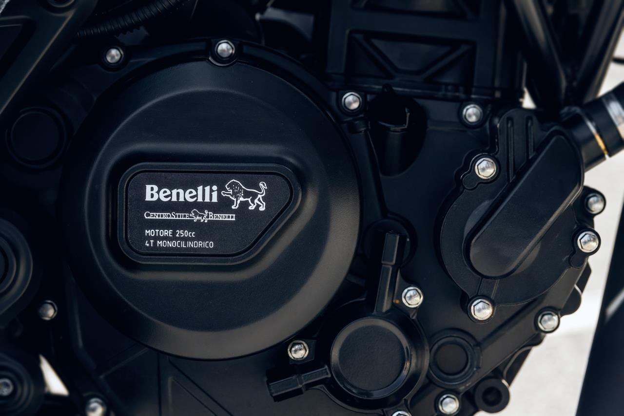 Benello TRK 251 va Leoncino 250 cap ben DNA anh 9