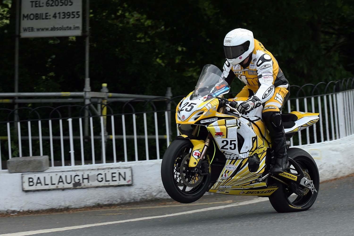 Them mot tay dua tu nan tai Isle of Man TT 2019 anh 2