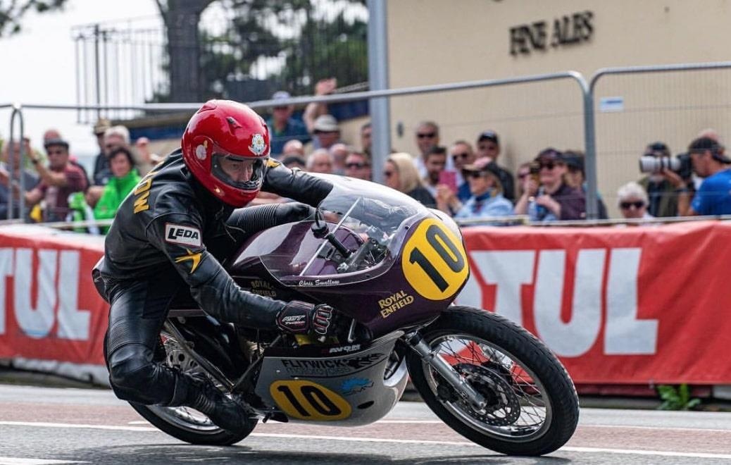 Them mot tay dua tu nan tai Isle of Man TT 2019 anh 1