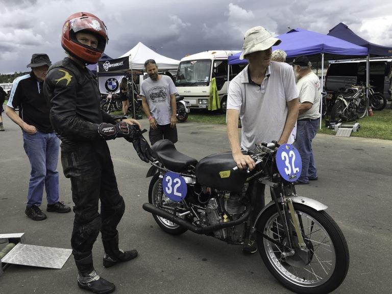 Them mot tay dua tu nan tai Isle of Man TT 2019 anh 3