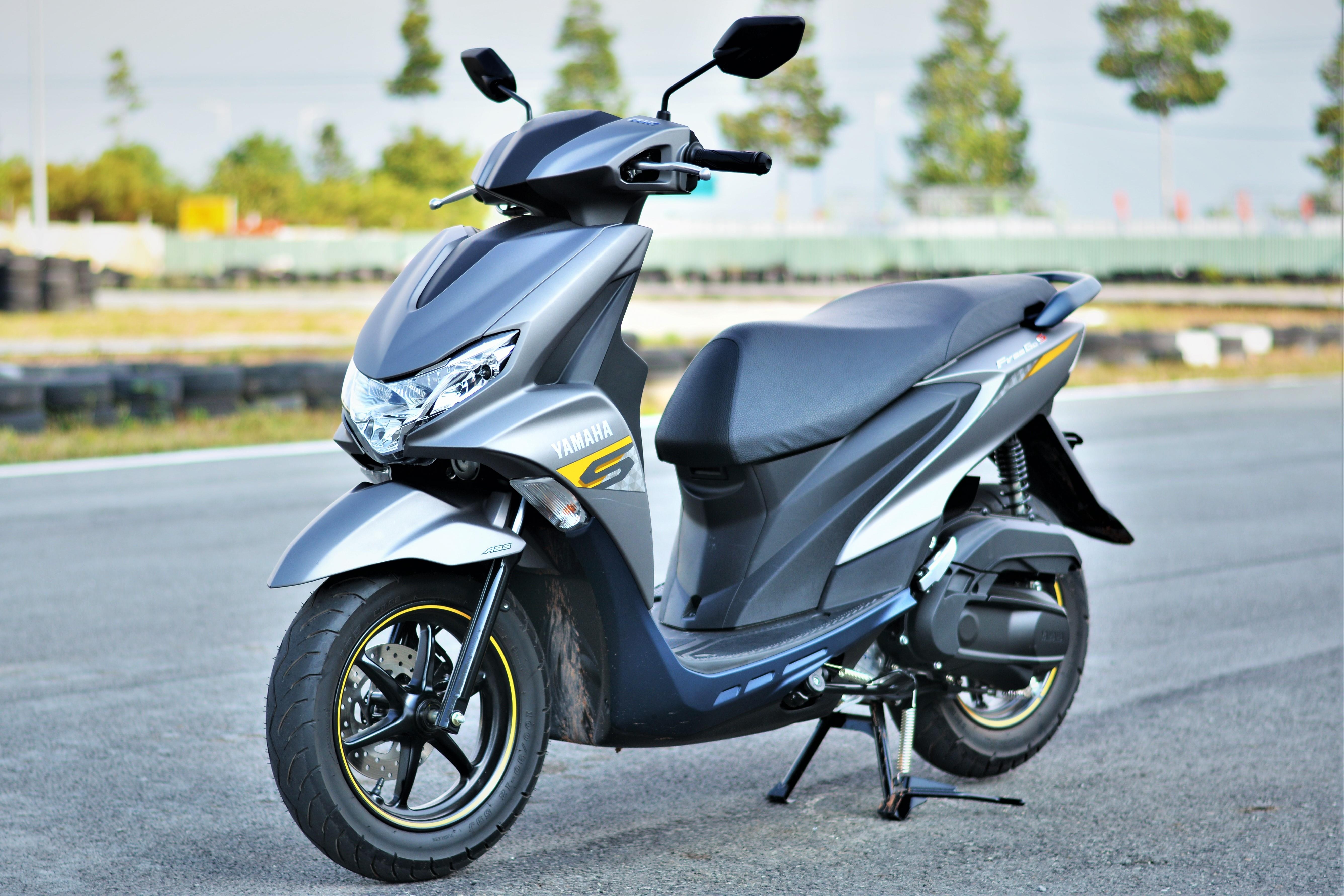 Toi phai lam gi khi xe tay ga khong de duoc va khong co can dap? hinh anh