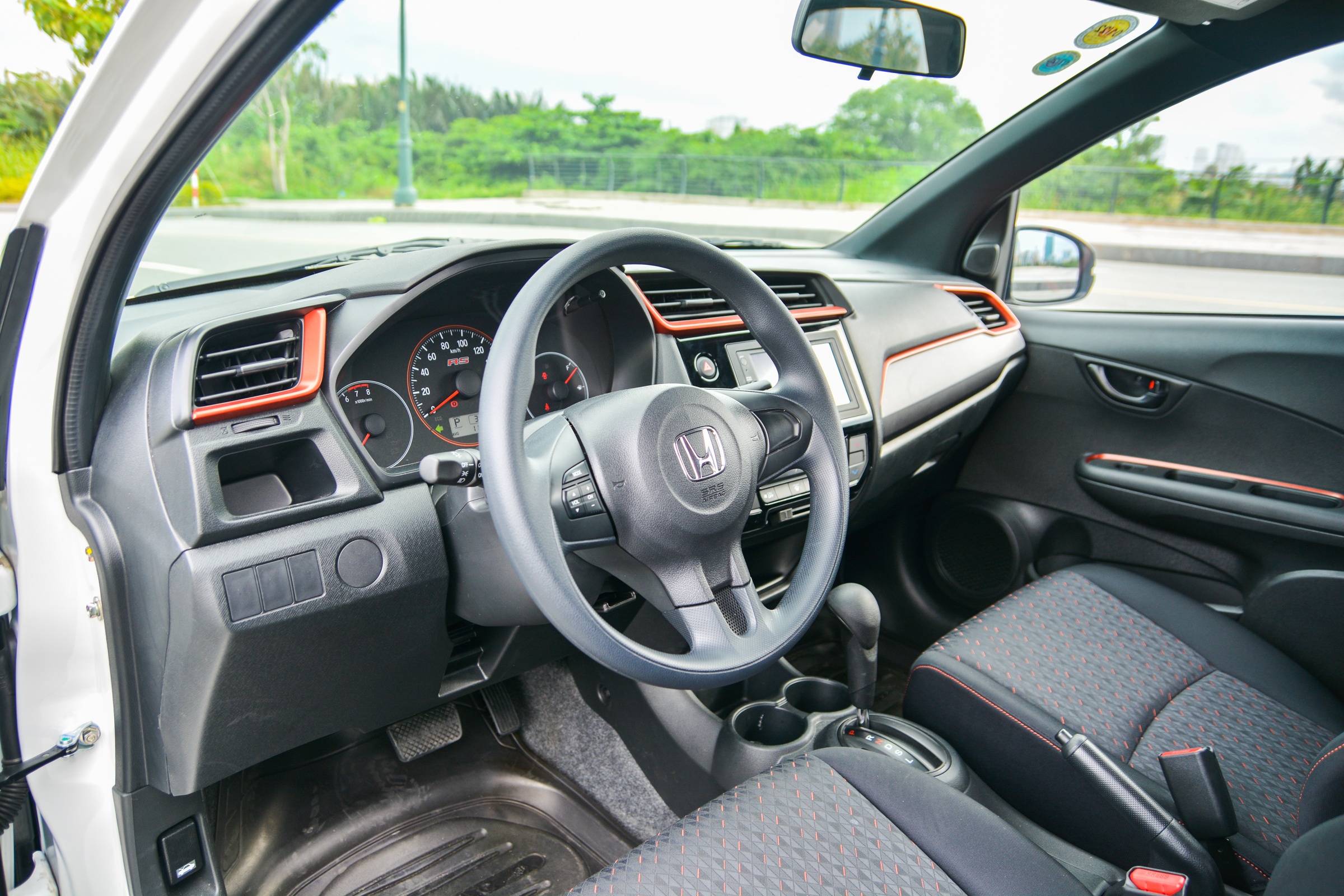 Đánh giá khả năng vận hành của Honda Brio ảnh 14 Danh gia kha nang van hanh cua Honda Brio anh 14