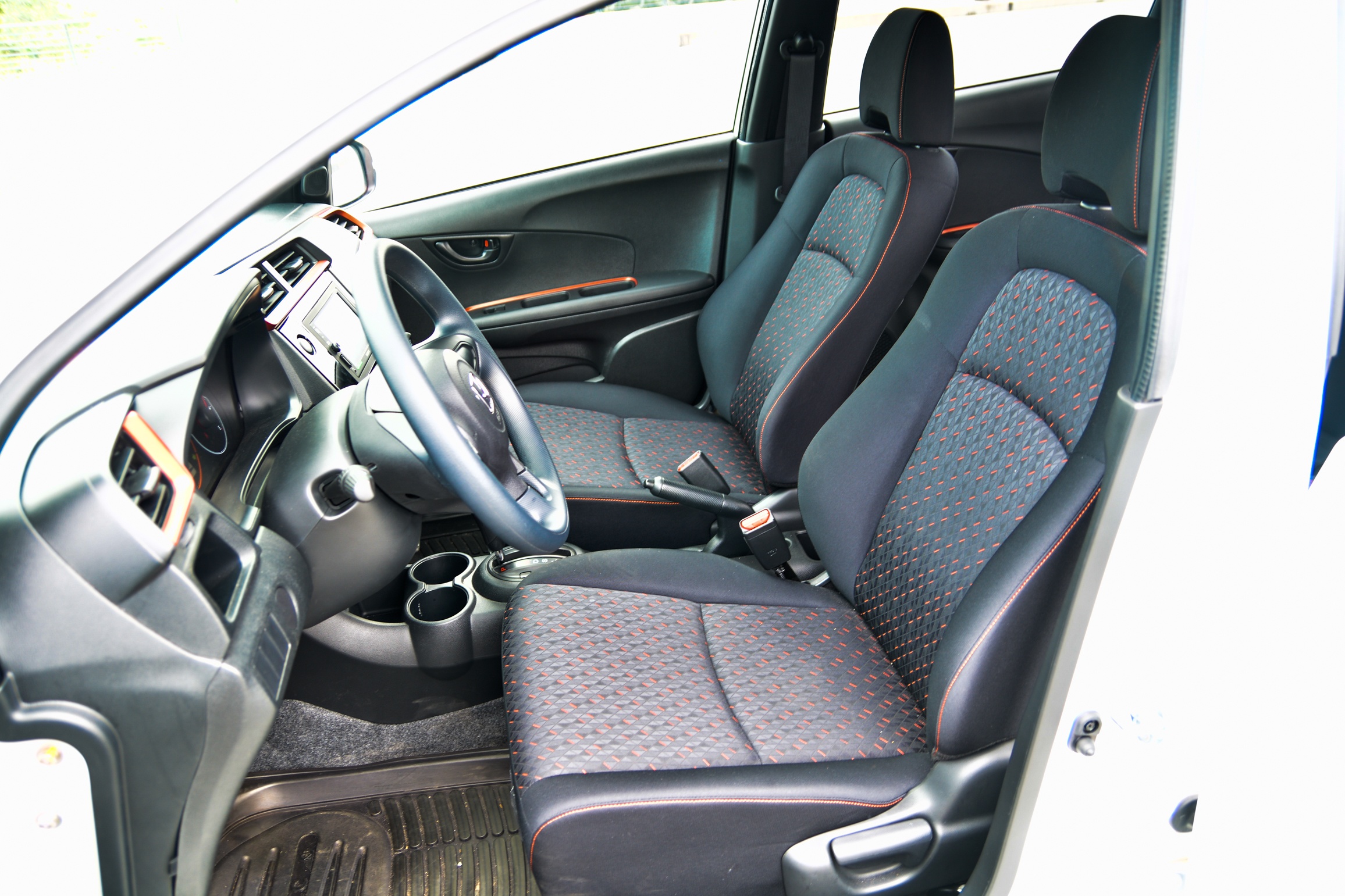 Đánh giá khả năng vận hành của Honda Brio ảnh 22 Danh gia kha nang van hanh cua Honda Brio anh 22