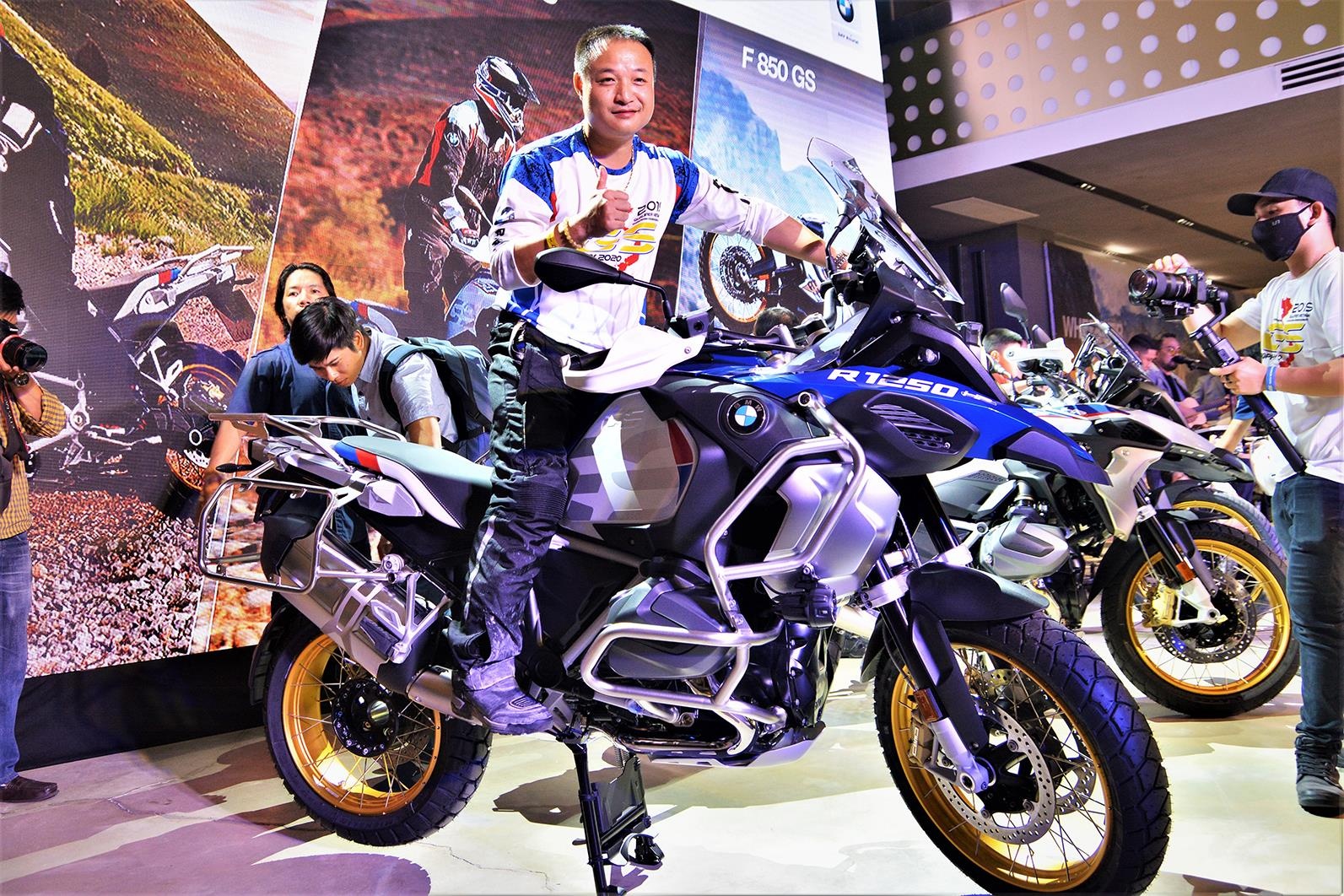 BMW ra mat R 1250 GS ,  R 1250 GSA va F 800 GS anh 7