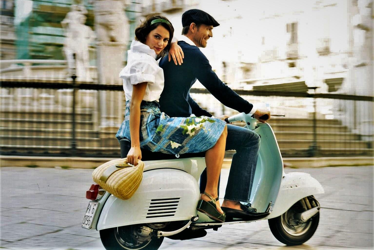 Xe Vespa bi cam luu hanh tai chinh que huong Italy hinh anh