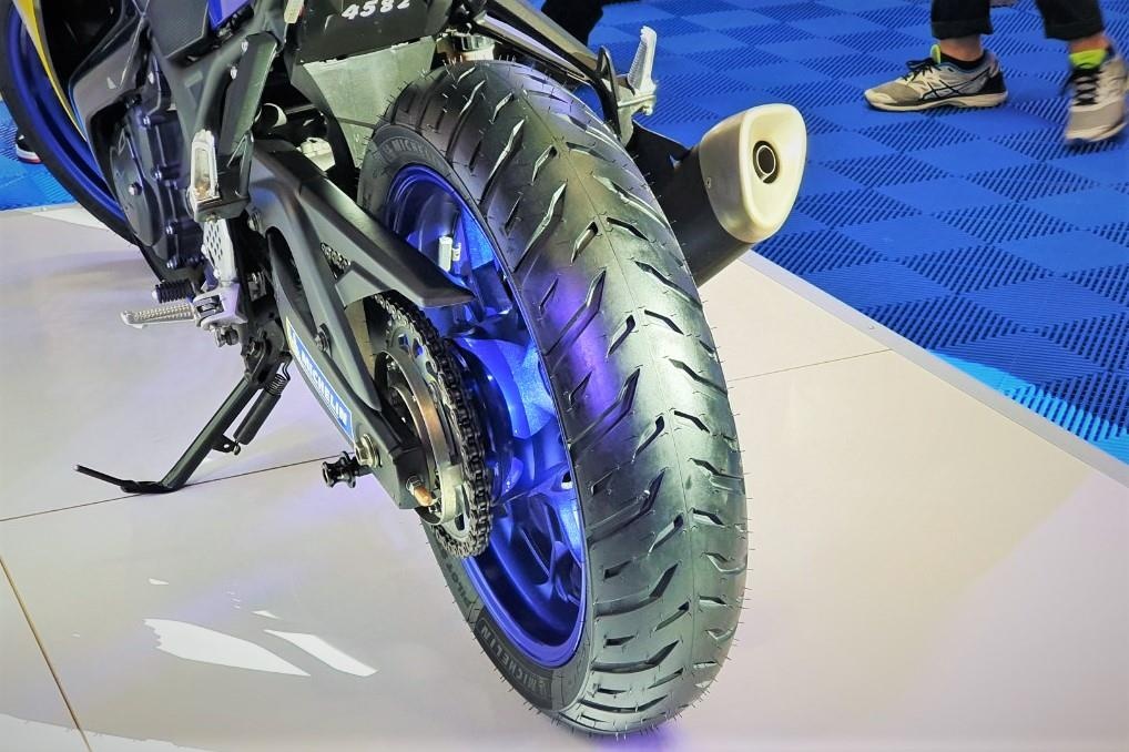 Michelin ra mat Pilot Street 2 - lop xe may pho thong gia cao hinh anh