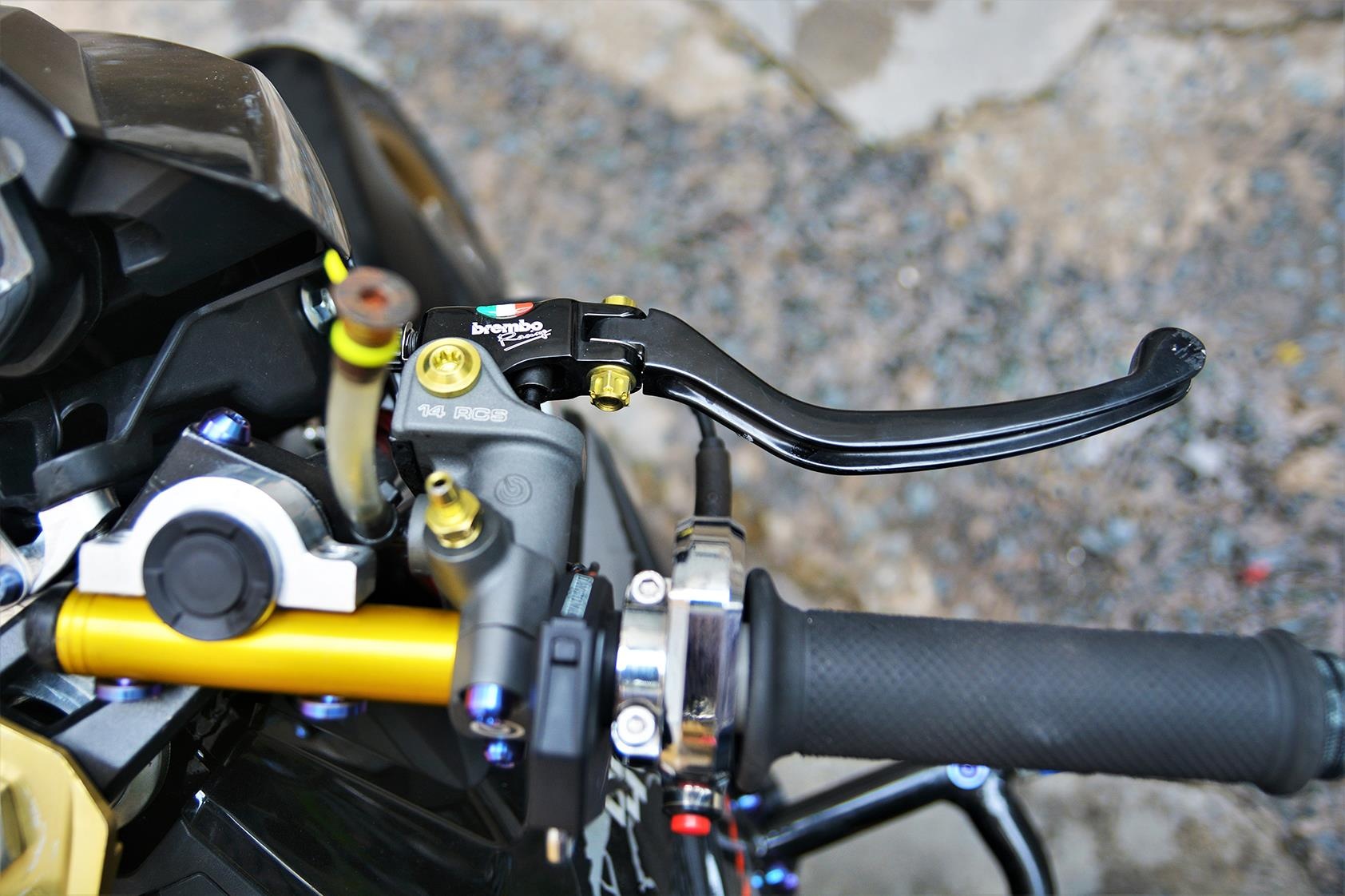 Suzuki Raider phien ban xe dua anh 4