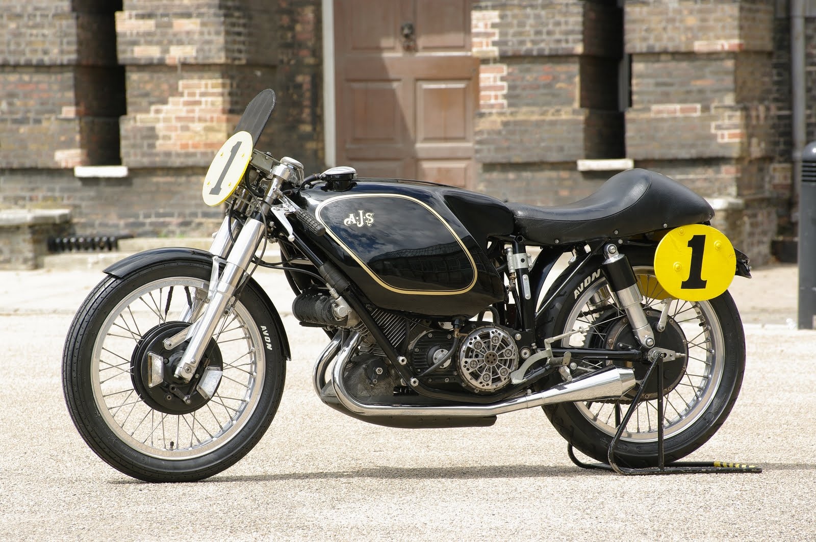 5 moto dat nhat hanh tinh anh 4