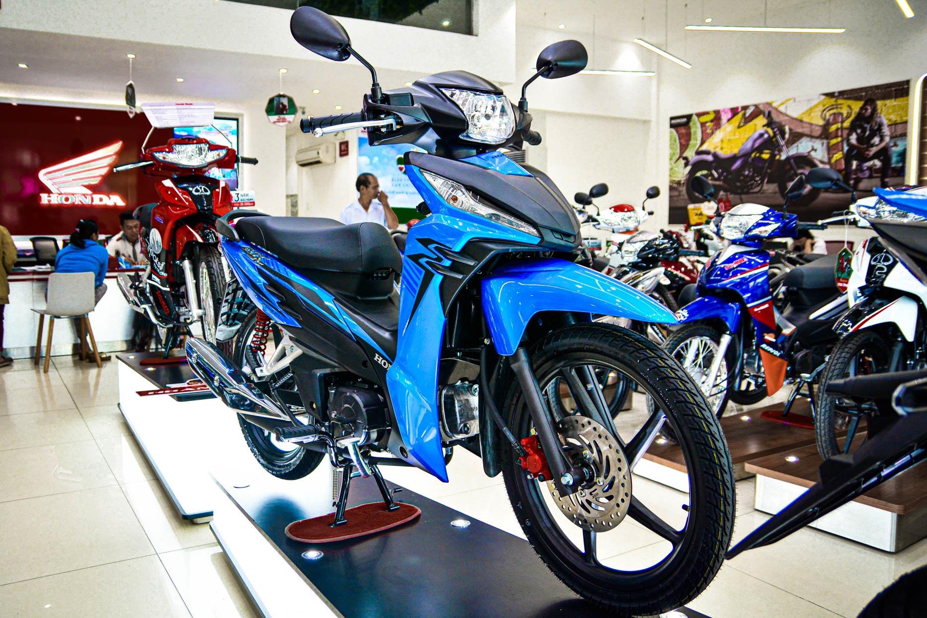 Dai ly xe may dong cua, ban xe online o TP.HCM du chua the ra bien so hinh anh