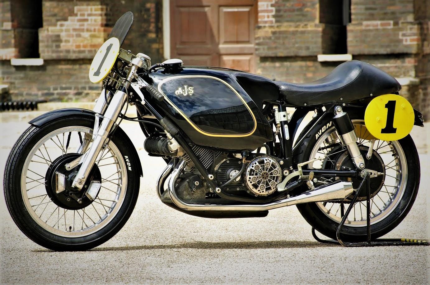 5 sieu moto dat nhat the gioi - gia tu 3 trieu USD hinh anh