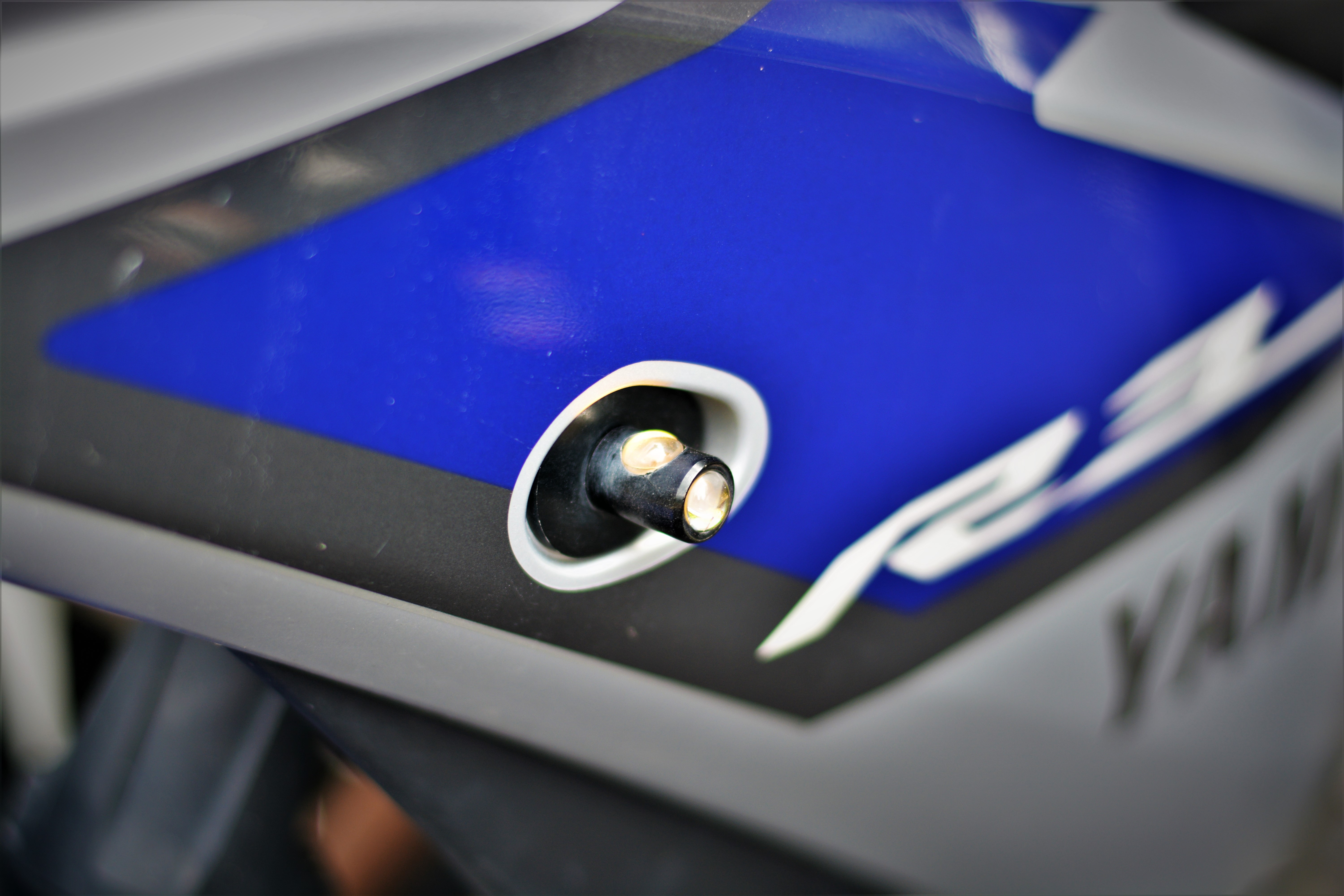 Vì sao đèn xi nhan có màu cam ảnh 3 Vi sao den xi nhan co mau cam anh 3