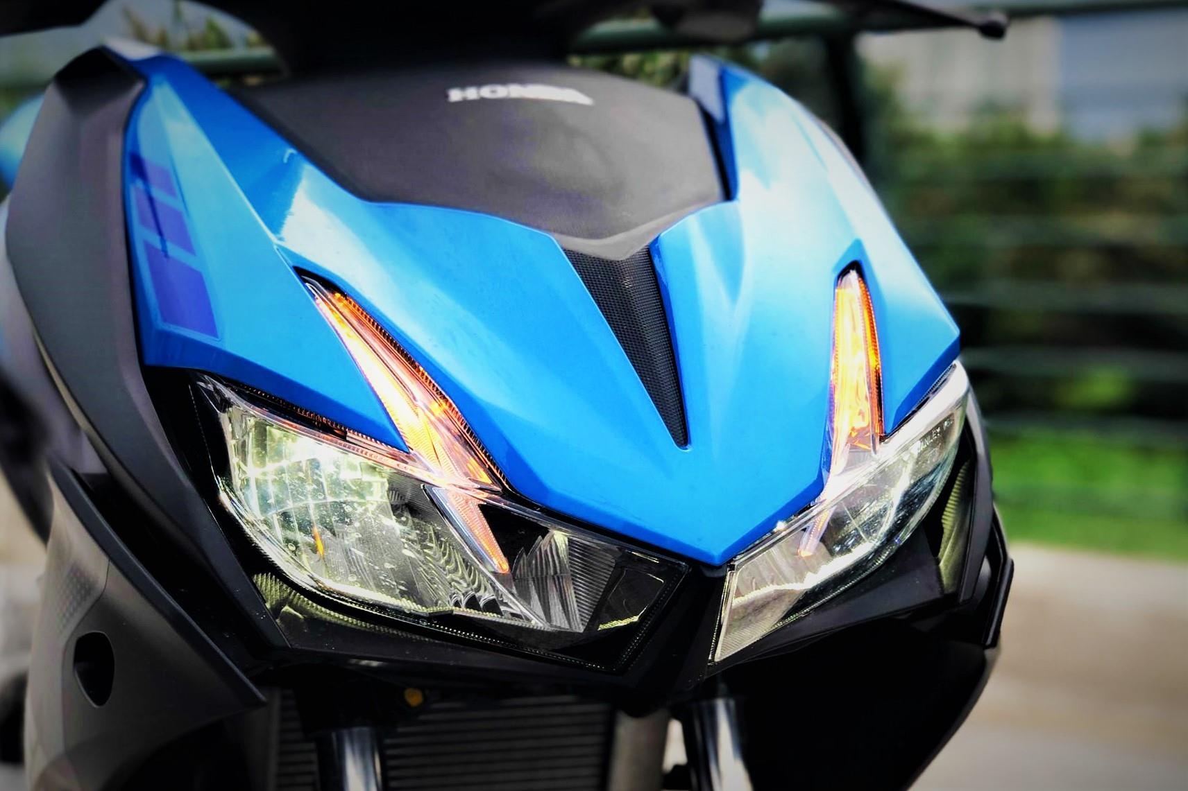 Vi sao den xi-nhan lai co mau da cam? hinh anh