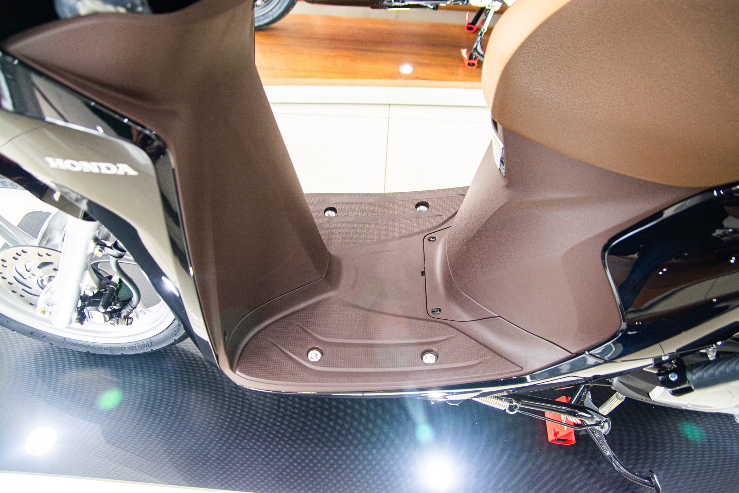 Chi tiet Honda Vision phien ban moi anh 6