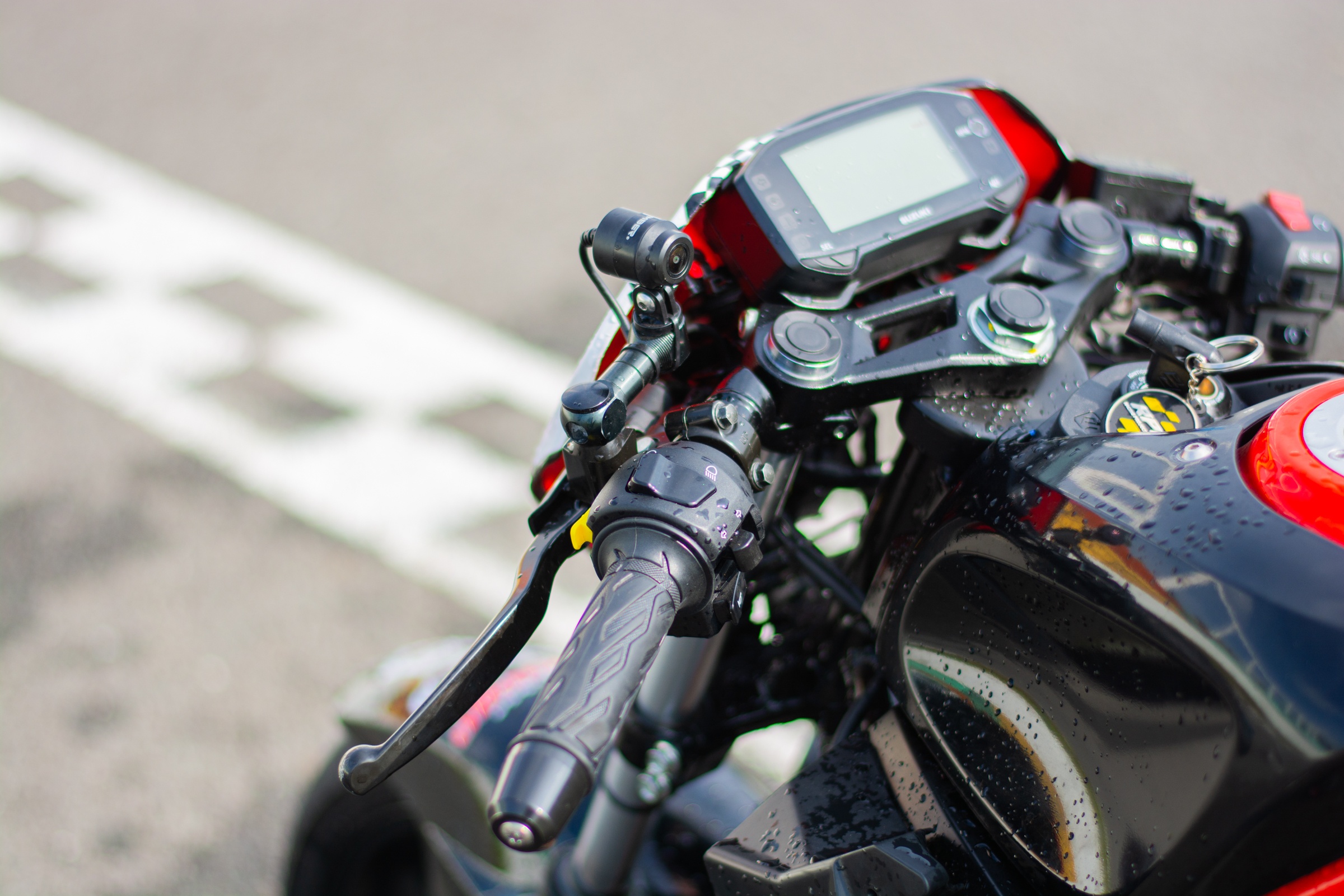 Suzuki GSX-S150 phien ban racing anh 4