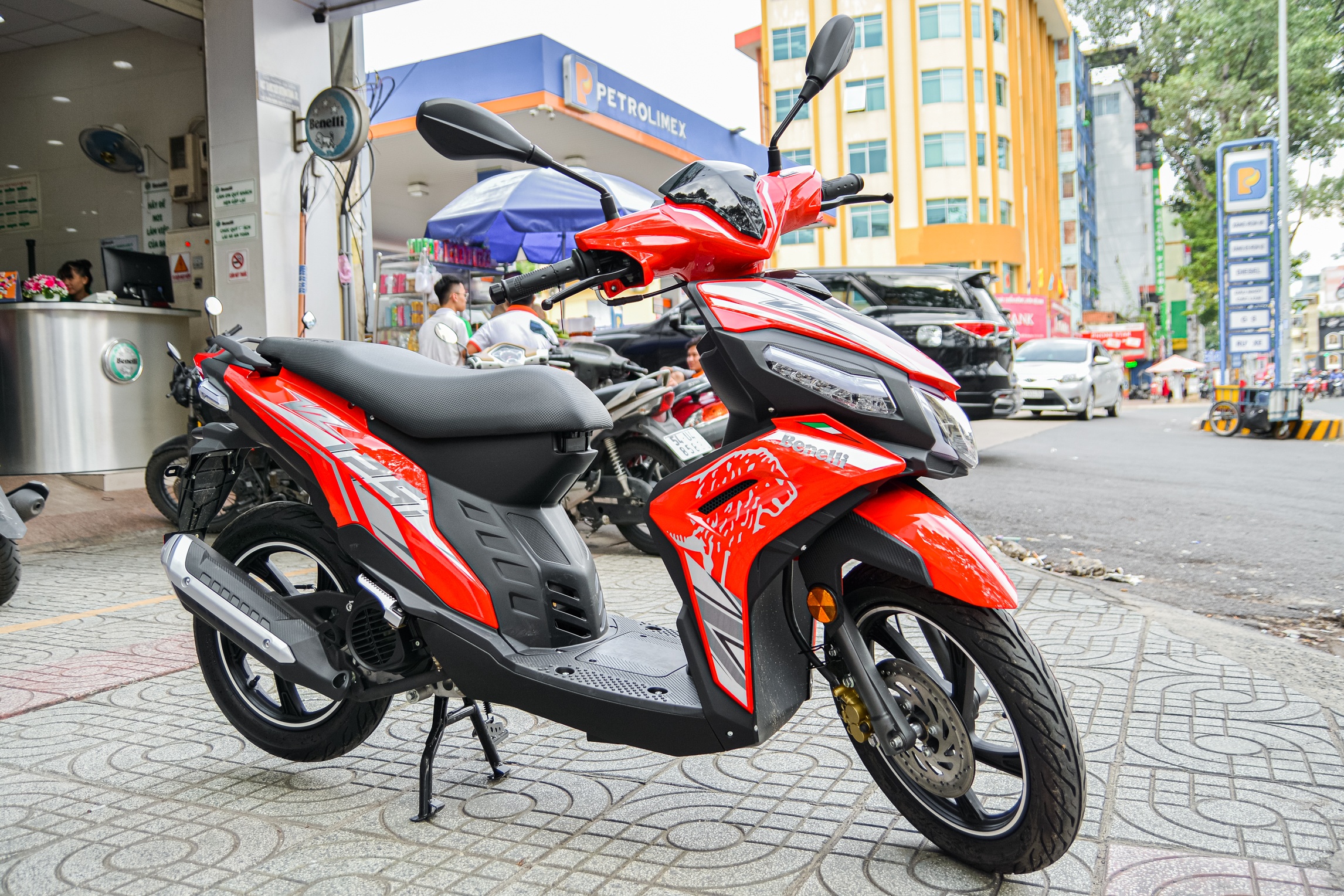 Lo anh sportbike 250 cc cua Benelli anh 2