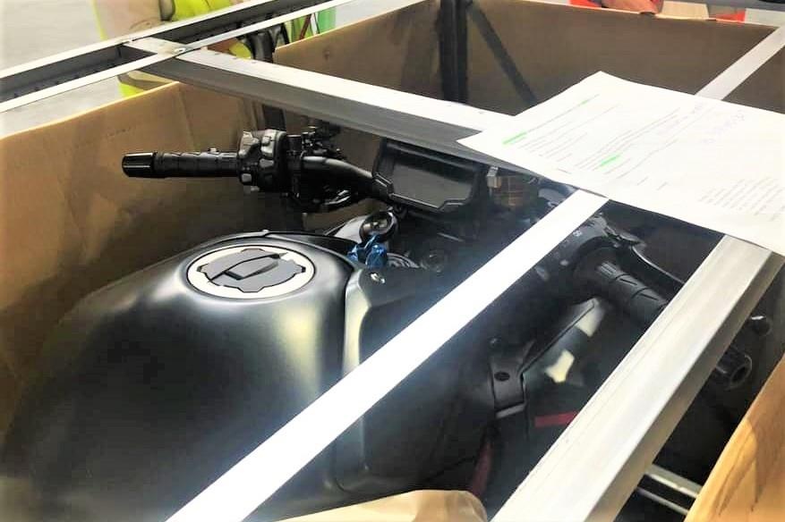 Kawasaki Z H2 lo anh - naked bike voi dong co sieu nap hinh anh