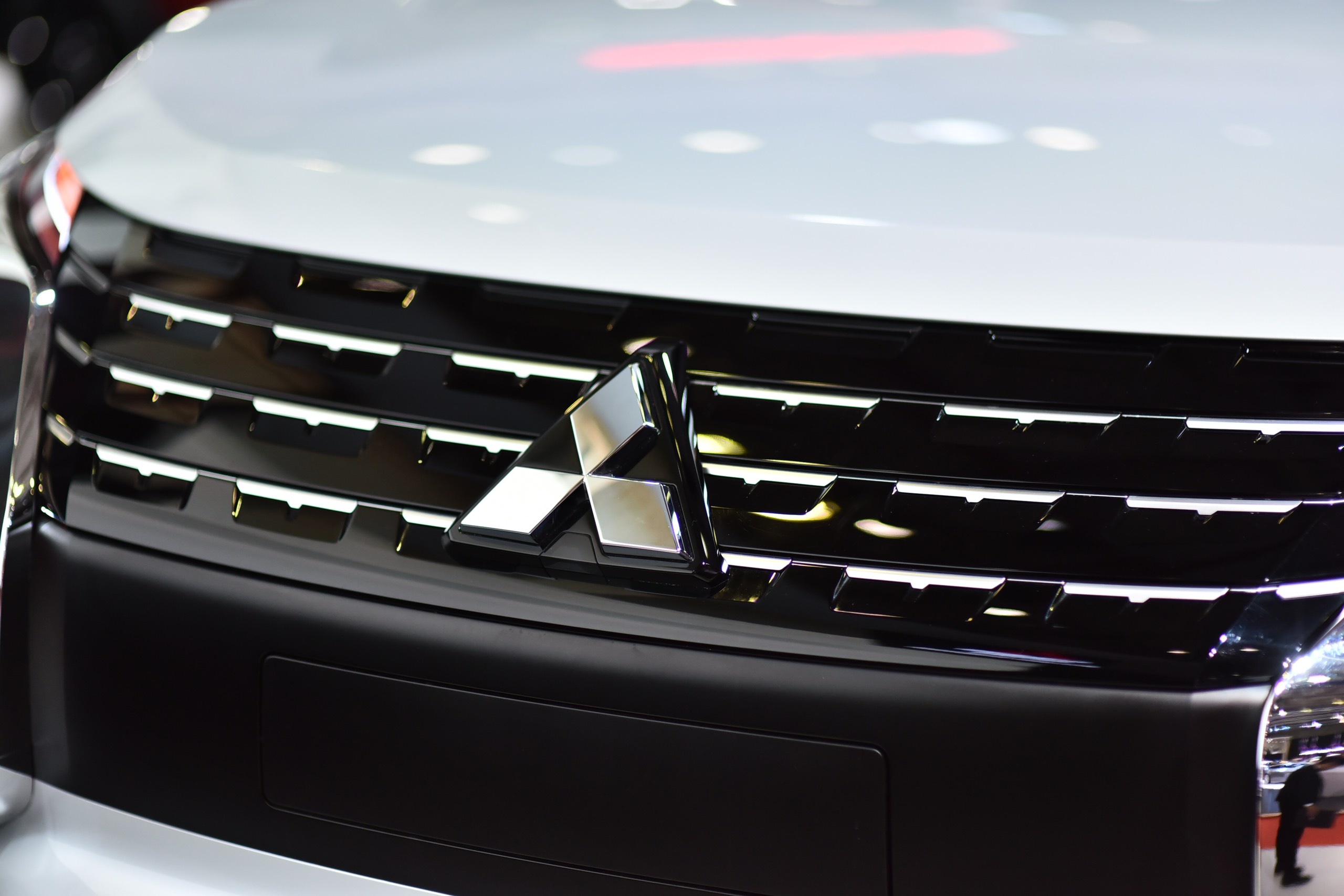 Mitsubishi chuan bi bat tay cung Honda va Nissan hinh anh