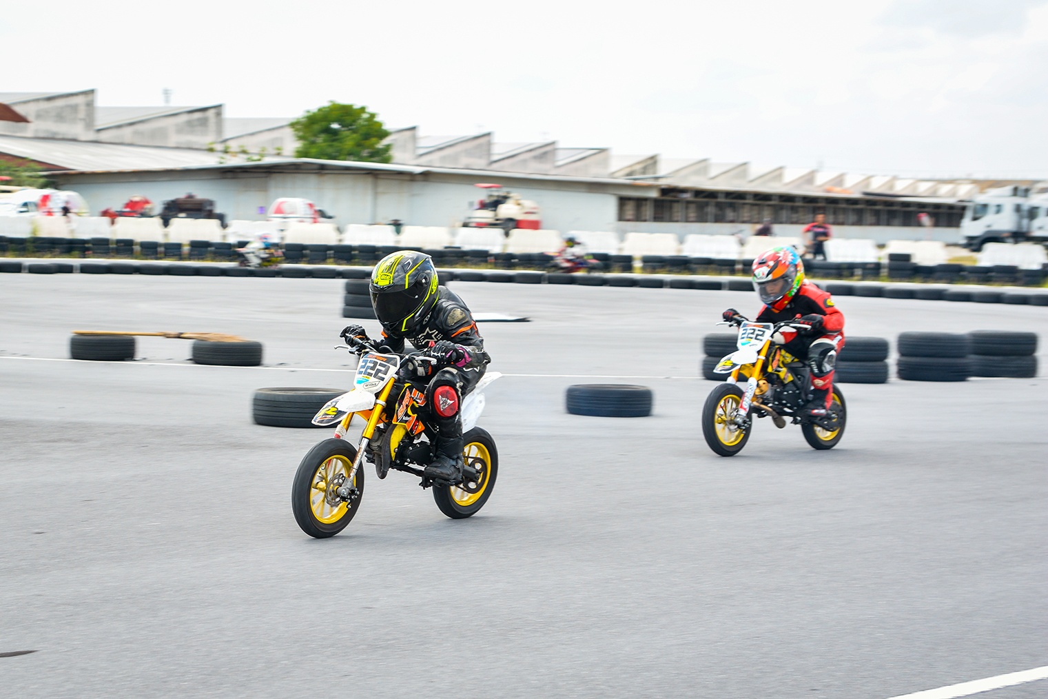 mot ngay tai giai dua xe lon nhat Thai Lan anh 36