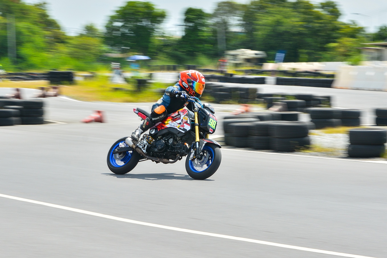 mot ngay tai giai dua xe lon nhat Thai Lan anh 32