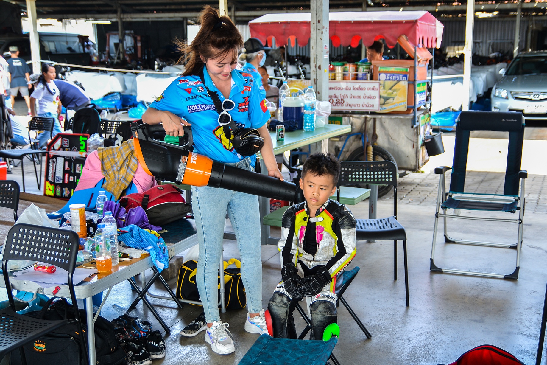 mot ngay tai giai dua xe lon nhat Thai Lan anh 6