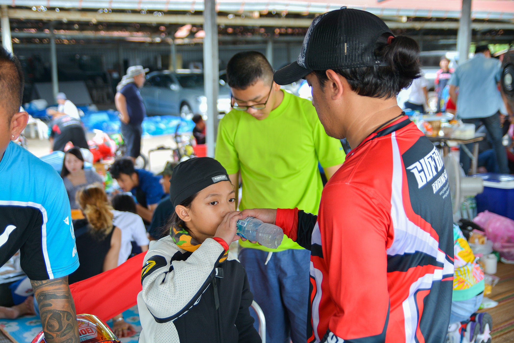 mot ngay tai giai dua xe lon nhat Thai Lan anh 11