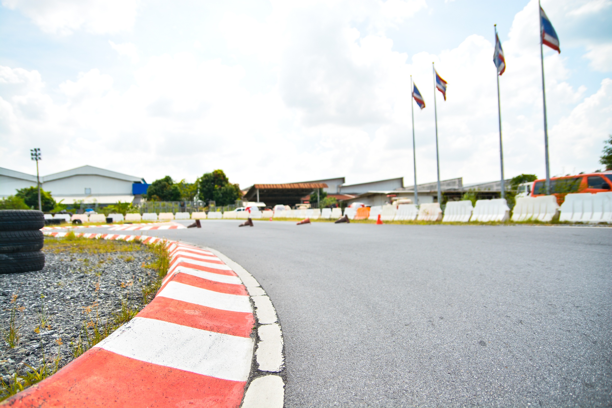 mot ngay tai giai dua xe lon nhat Thai Lan anh 17