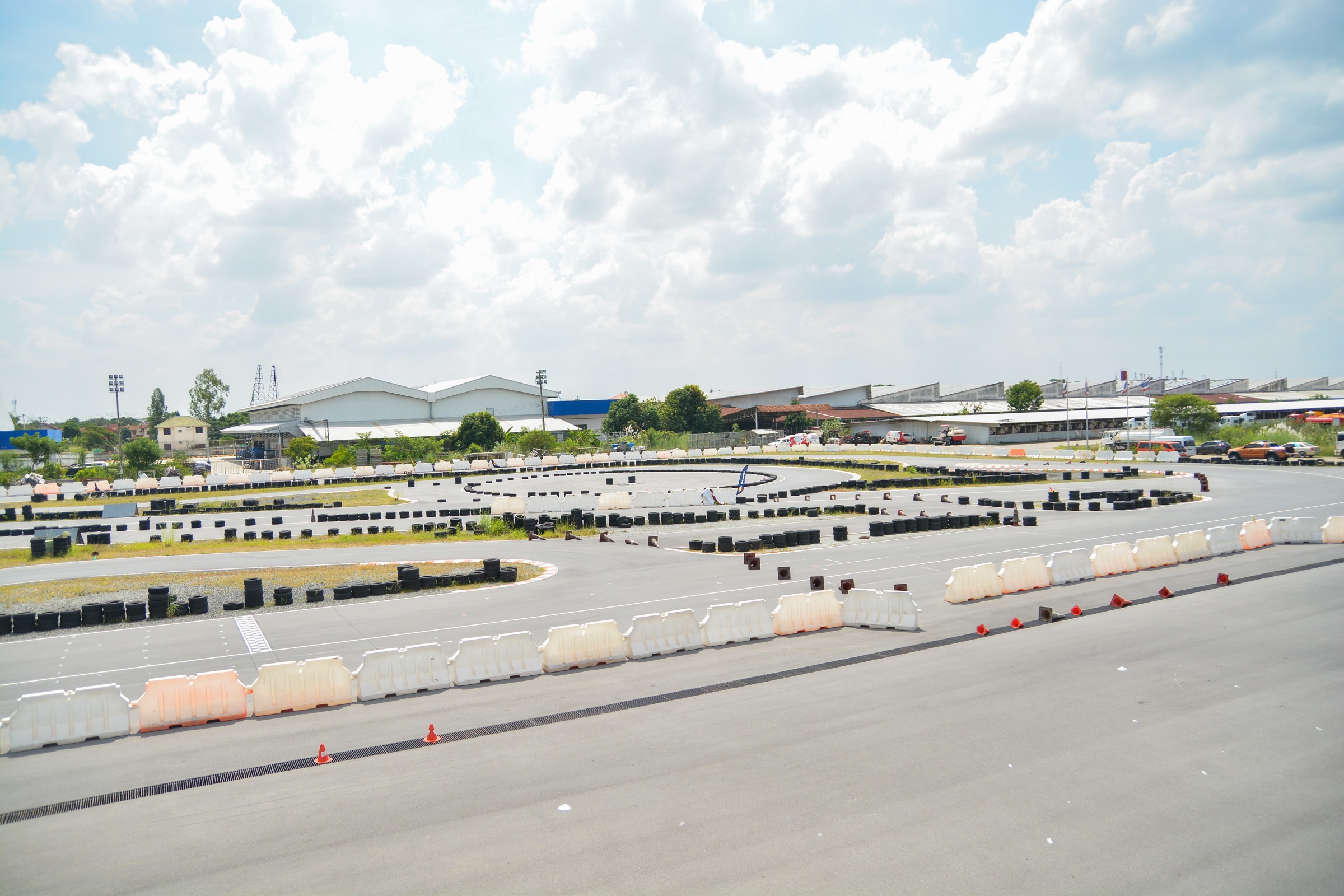 mot ngay tai giai dua xe lon nhat Thai Lan anh 15