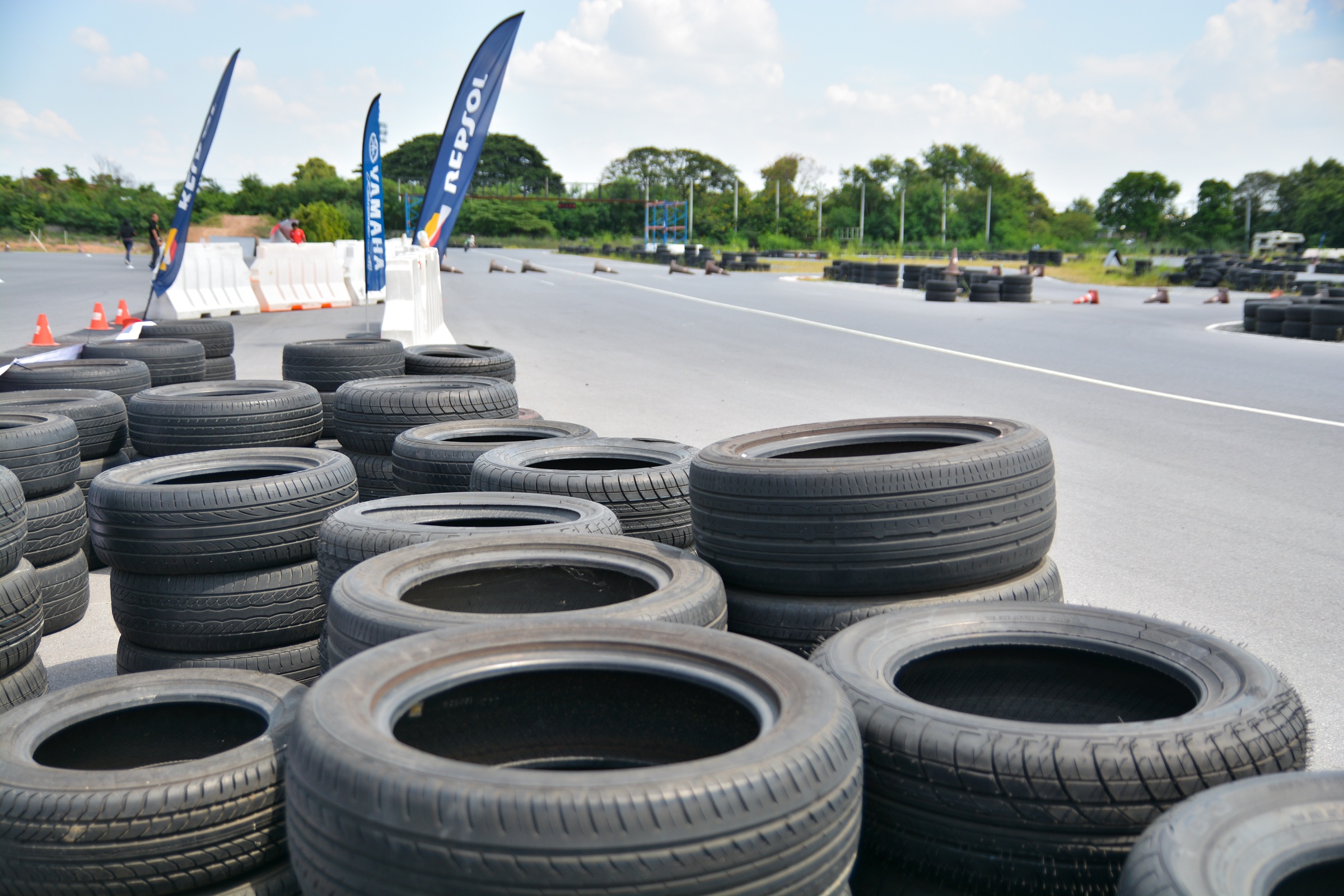 mot ngay tai giai dua xe lon nhat Thai Lan anh 19