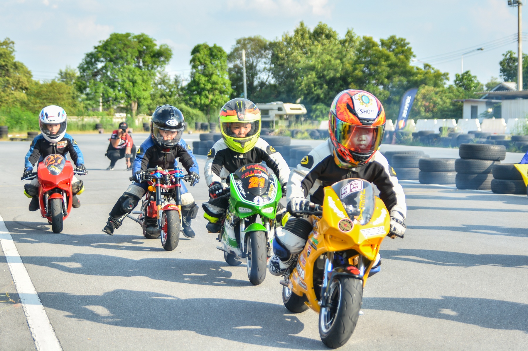 mot ngay tai giai dua xe lon nhat Thai Lan anh 1