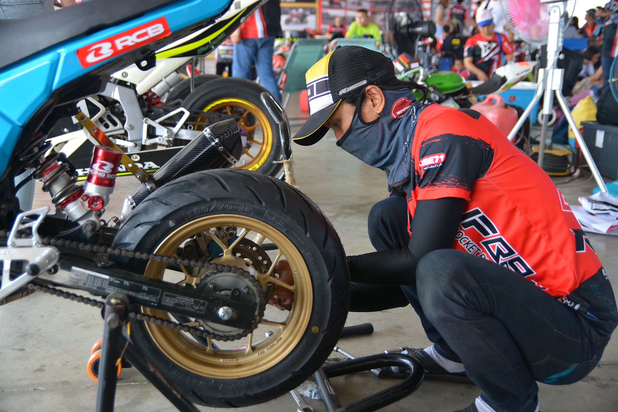 mot ngay tai giai dua xe lon nhat Thai Lan anh 2