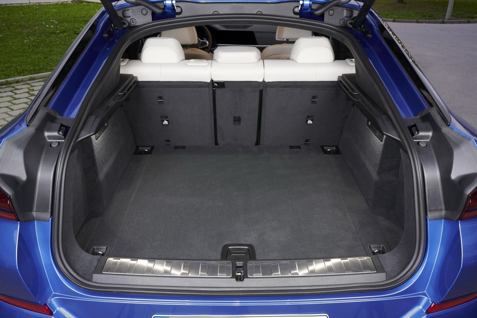 Chi tiet BMW X6 the he moi anh 30