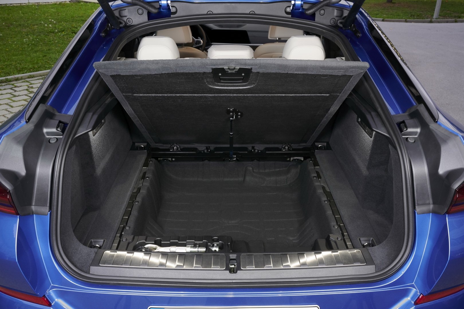 Chi tiet BMW X6 the he moi anh 31