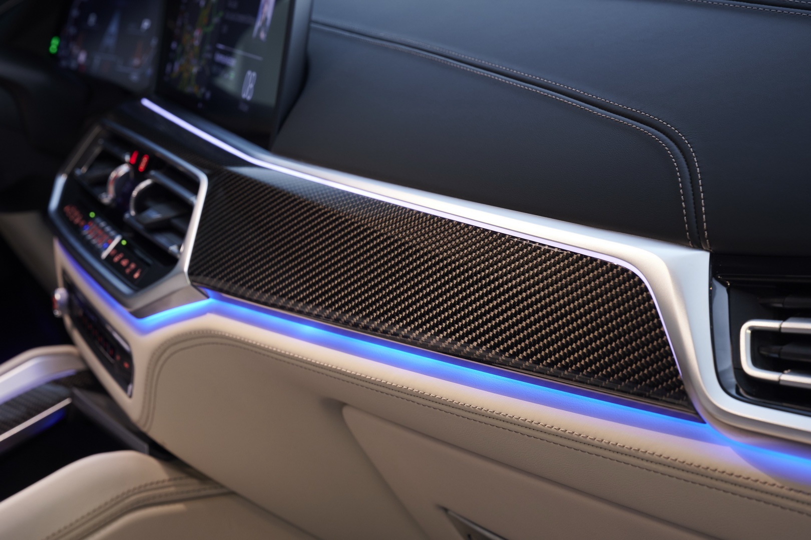 Chi tiet BMW X6 the he moi anh 25