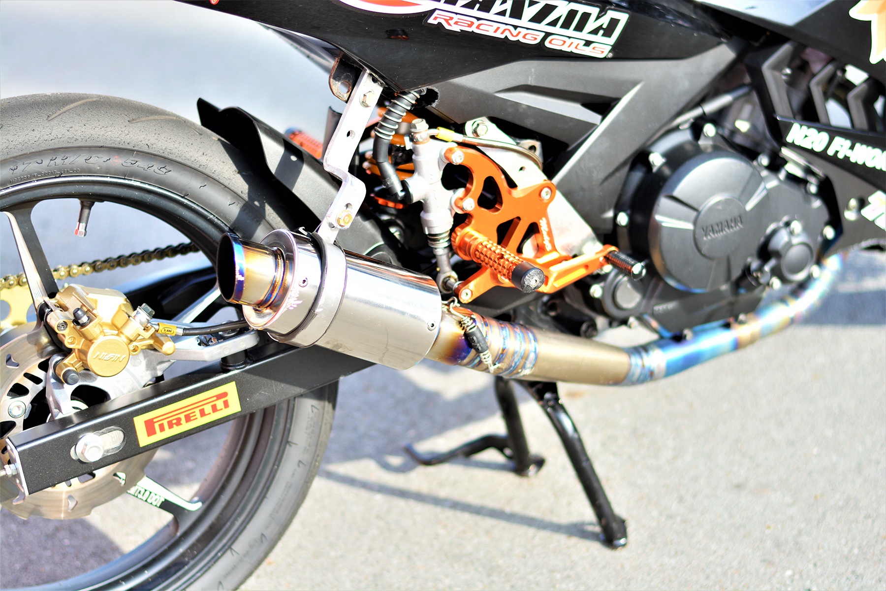 Exciter 150 duoc thay doi gi de chay tren san dua anh 11