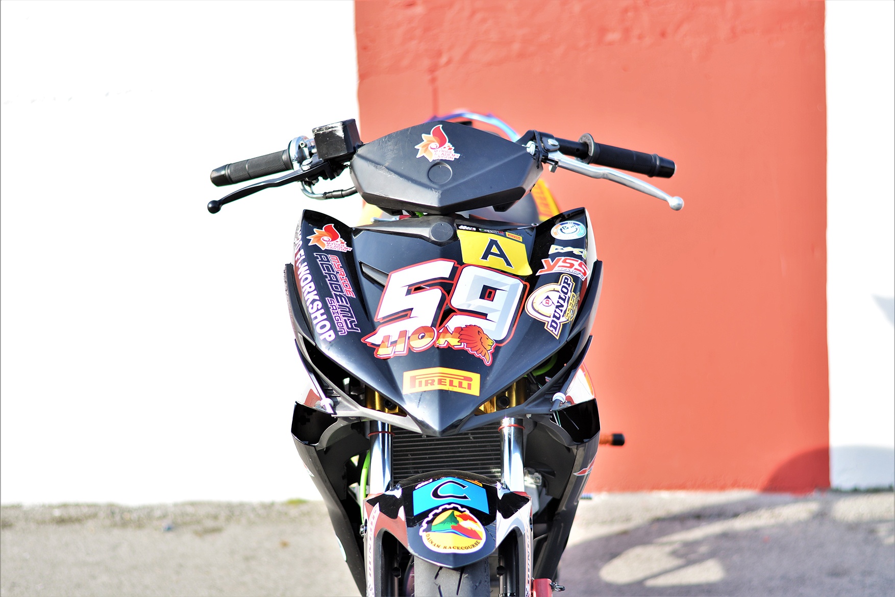 Exciter 150 duoc thay doi gi de chay tren san dua anh 3