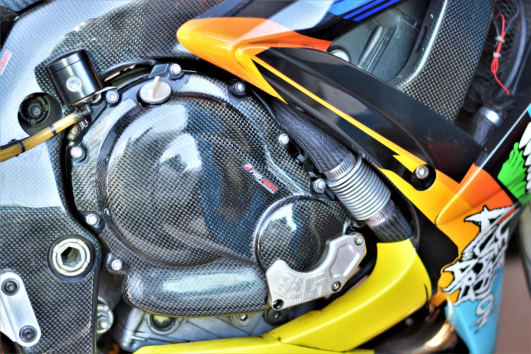 Suzuki GSX-R750 do sang so bang nut nhan doc nhat VN anh 7