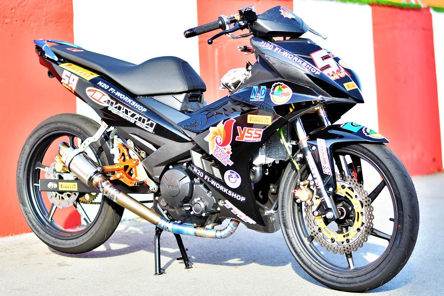 Yamaha Exciter 150 thay doi ra sao de bien thanh xe dua? hinh anh