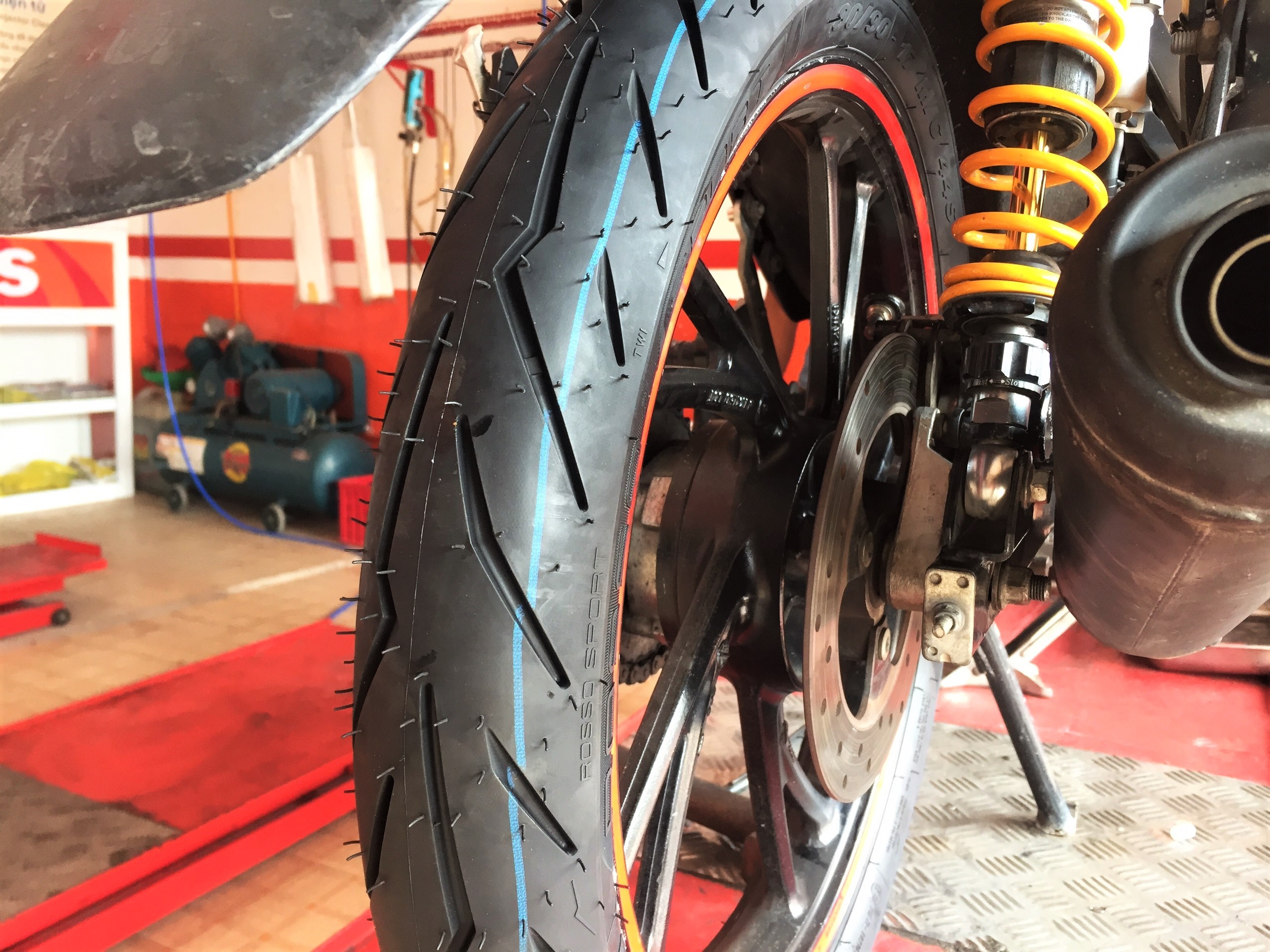 Đánh giá lốp Pirelli Rosso Sport ảnh 2 Danh gia lop Pirelli Rosso Sport anh 2