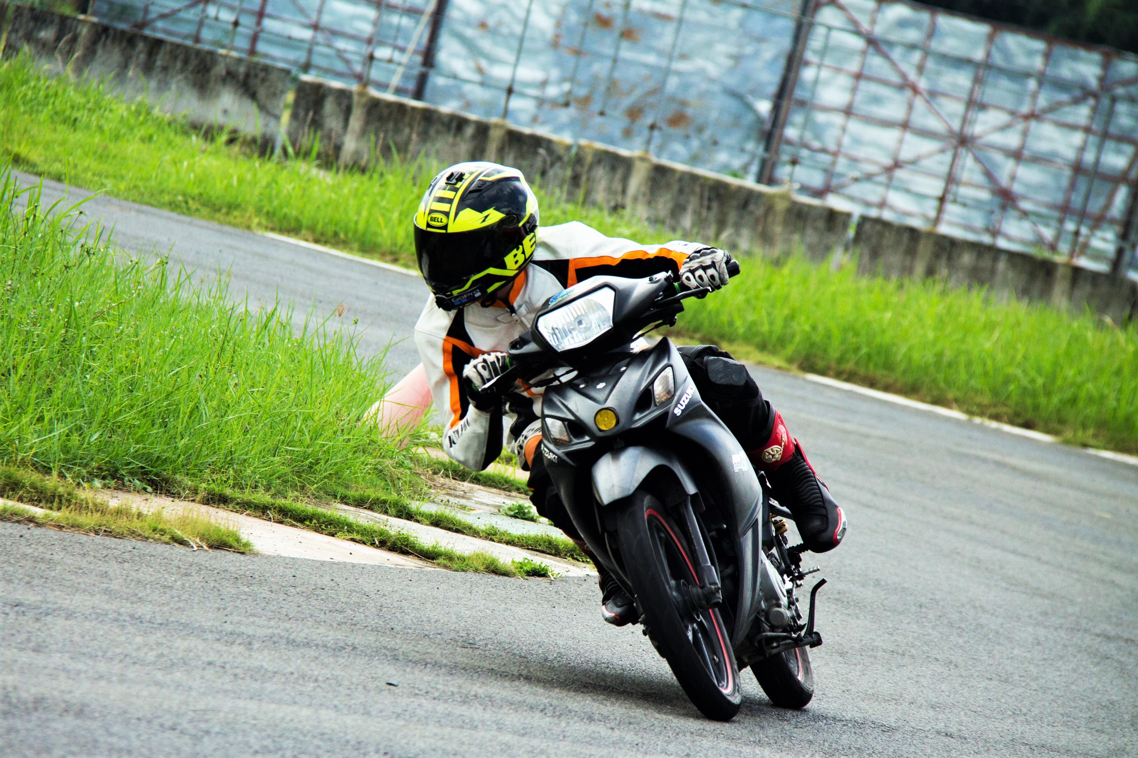 Đánh giá lốp Pirelli Rosso Sport ảnh 3 Danh gia lop Pirelli Rosso Sport anh 3