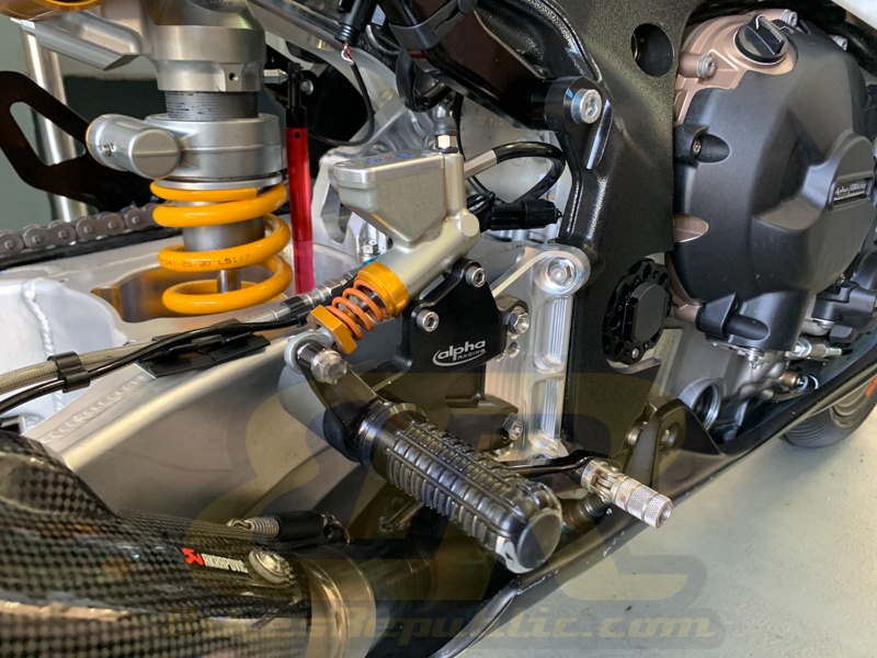 Chi tiết BMW S1000RR dùng trong giải đua 8 Hours of Sepang ảnh 5 Chi tiet BMW S1000RR dung trong giai dua 8 Hours of Sepang anh 5