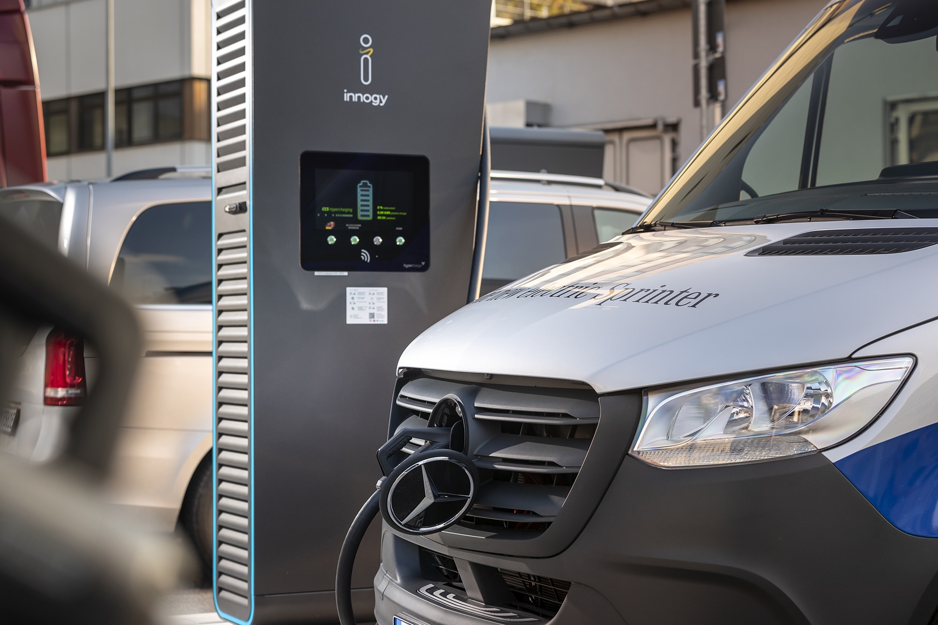 Ra mat Mercedes-Benz eSprinter anh 3