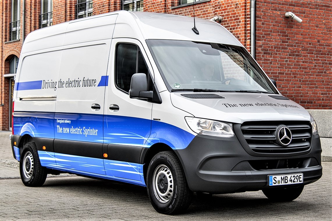 Mercedes-Benz eSprinter - xe van chay dien ra mat hinh anh